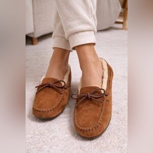 UGG Australia Suede Moccasin Slippers | Women’s Size 7 | Cozy Shearling Lined
